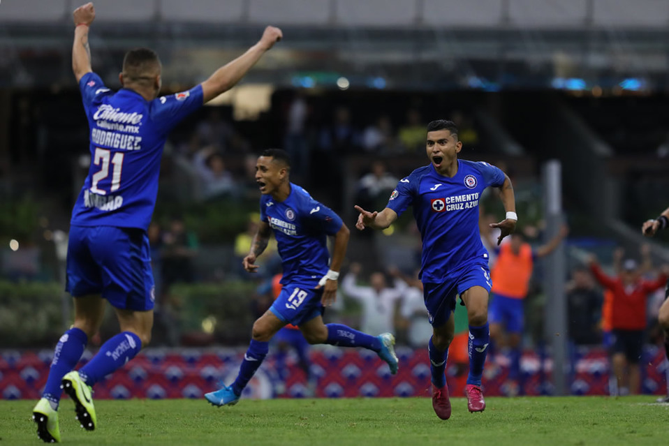 Así festejaba Orbelín su golazo (FOTO: Imago7)