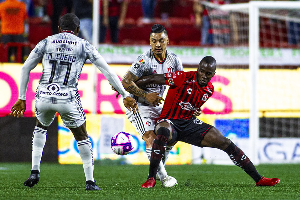 Balanta también se fue temprano del juego (FOTO: Imago7)