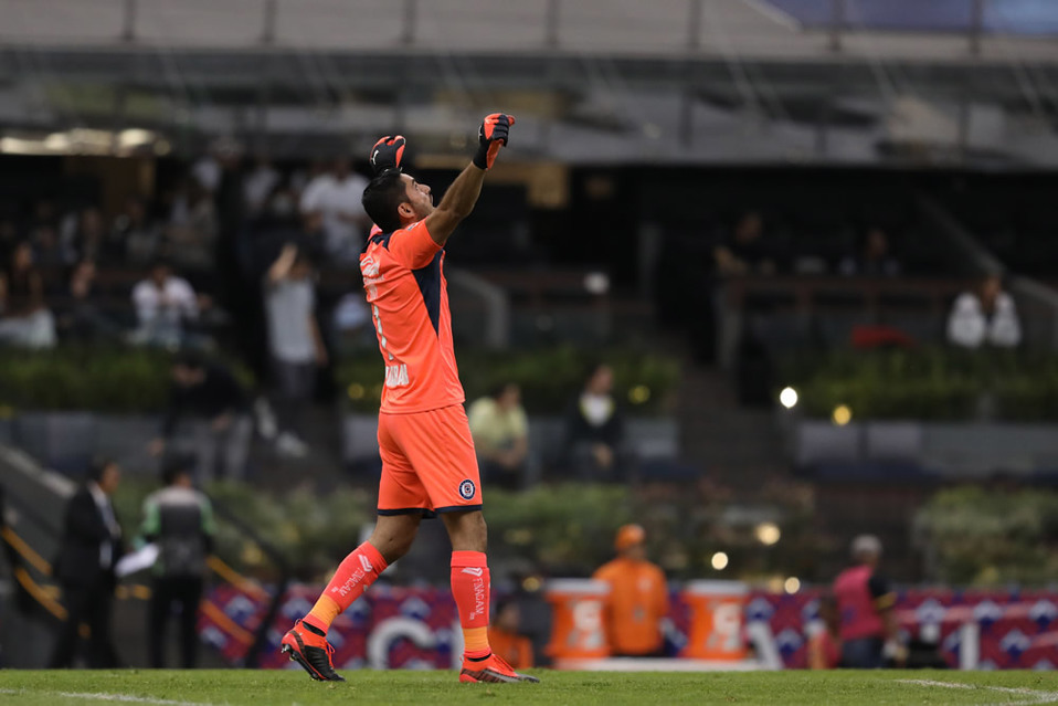Corona celebrando el quinto gol (FOTO: Imago7)