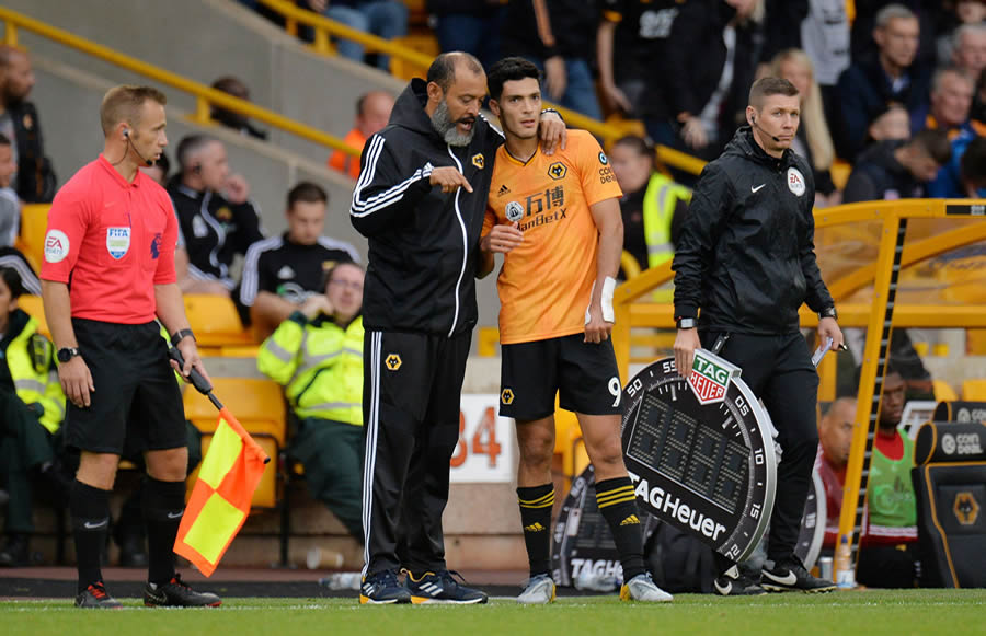 Raúl Jiménez suma dos goles con los Wolves en la presente temporada de la Premier League.