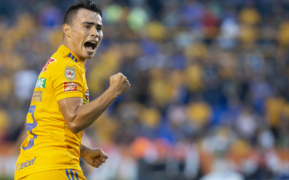 Zelarayán aprovechó que Gignac falló su tercer gol para concretar él su doblete. (Foto: Mexsport)