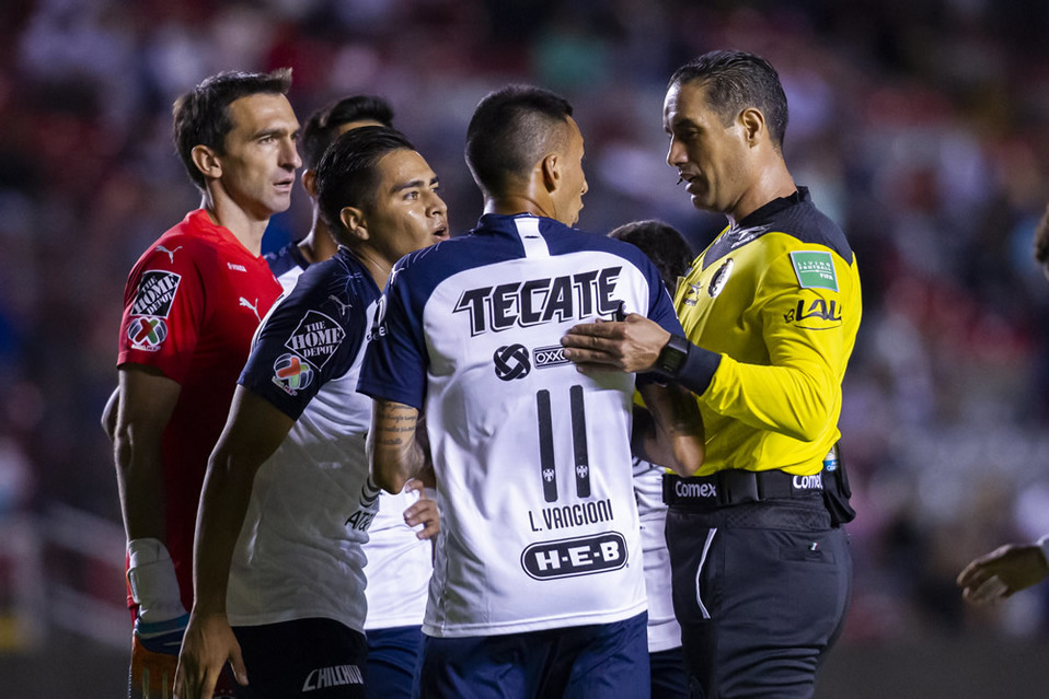 García Orozco marcando el penal (FOTO: Imago7)