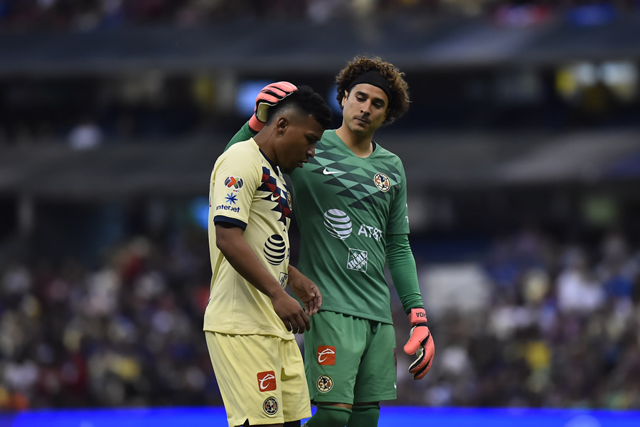 Ochoa y Martínez fueron dos de los jugadores señalados por las hijas del Piojo. (Foto: Imago 7)