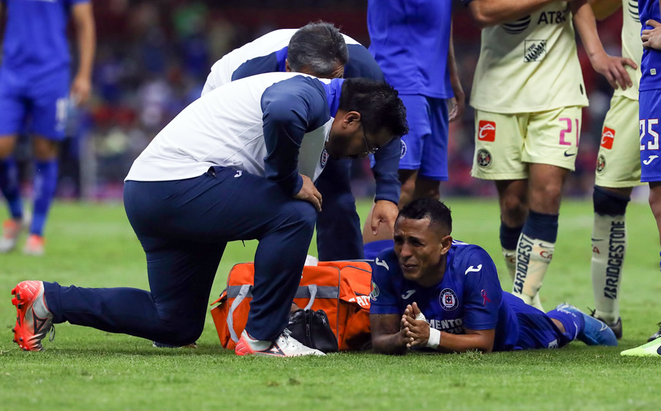 Yoshimar Yotún salió llorando del Clásico Joven por una lesión en la pierna. (Imago7)