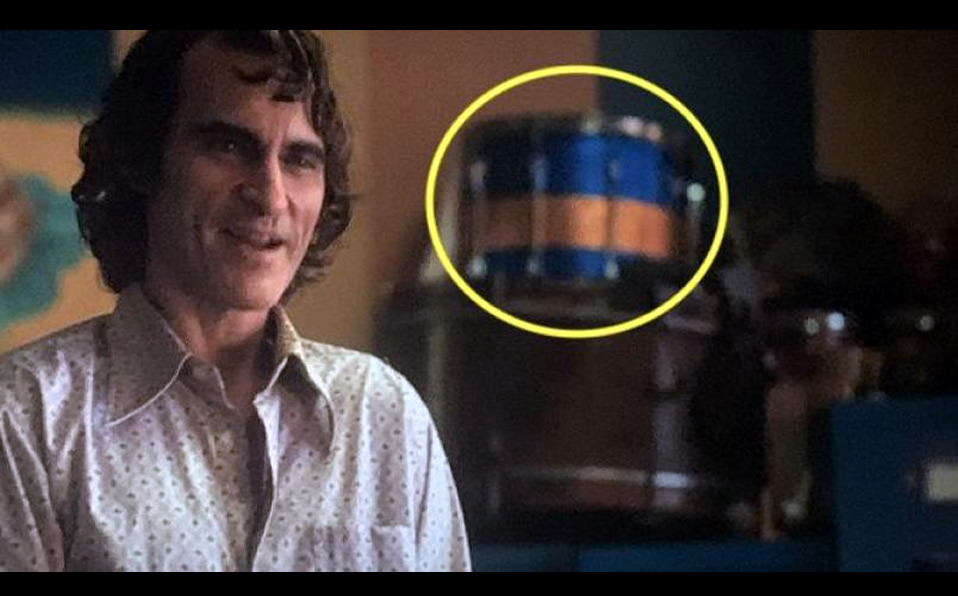 Un tambor parecido al que usa la barra de Boca aparece en la cinta. (Escena The Joker / Warner Bros)