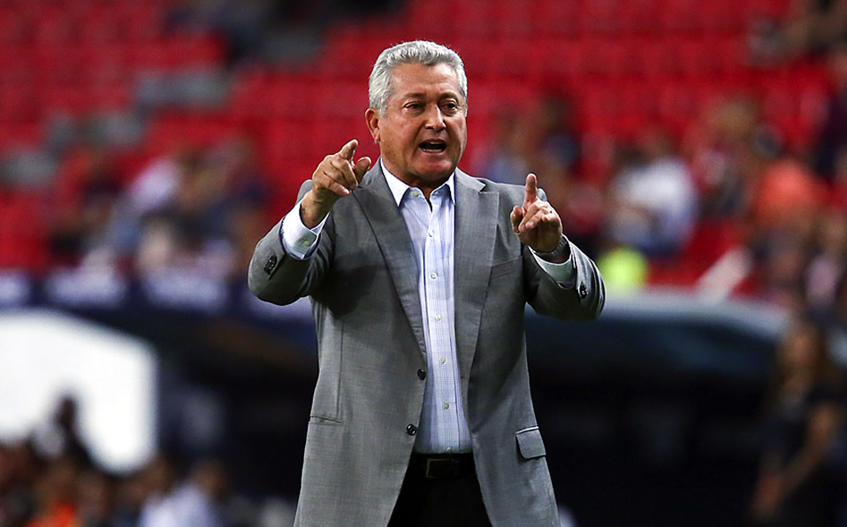 Vucetich podría estar dirigiendo su último torneo en Querétaro. (Foto: Imago7)