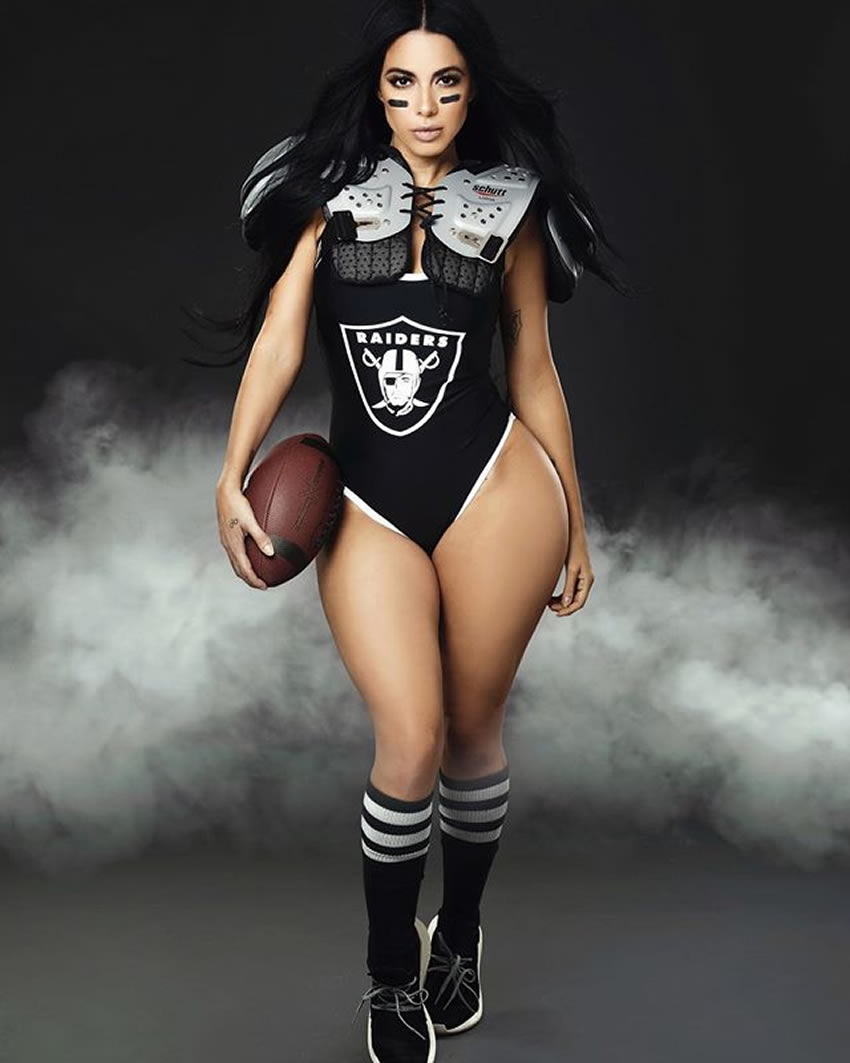 Jimena Sánchez siempre demuestra su amor por los Raiders, Yankees y Lakers. Foto: Instagram @jimenasanchezmx