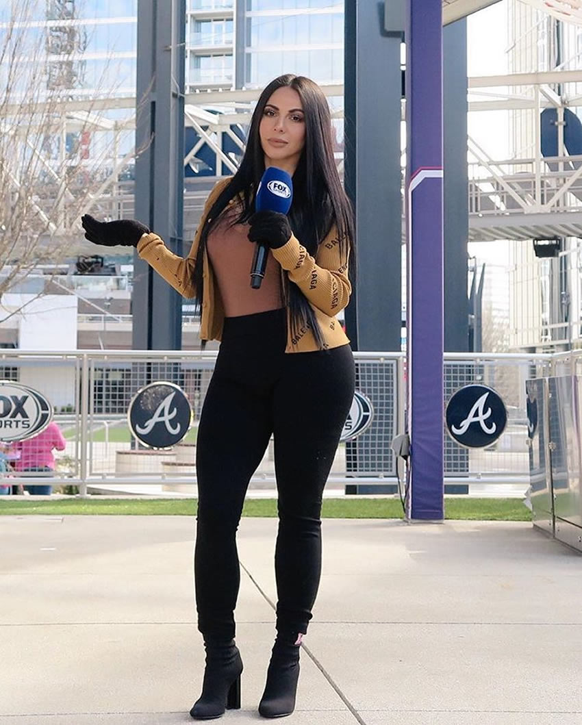 Jimena Sánchez siempre demuestra su amor por los Raiders, Yankees y Lakers. Foto: Instagram @jimenasanchezmx