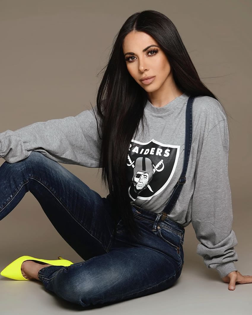 Jimena Sánchez siempre demuestra su amor por los Raiders, Yankees y Lakers. Foto: Instagram @jimenasanchezmx