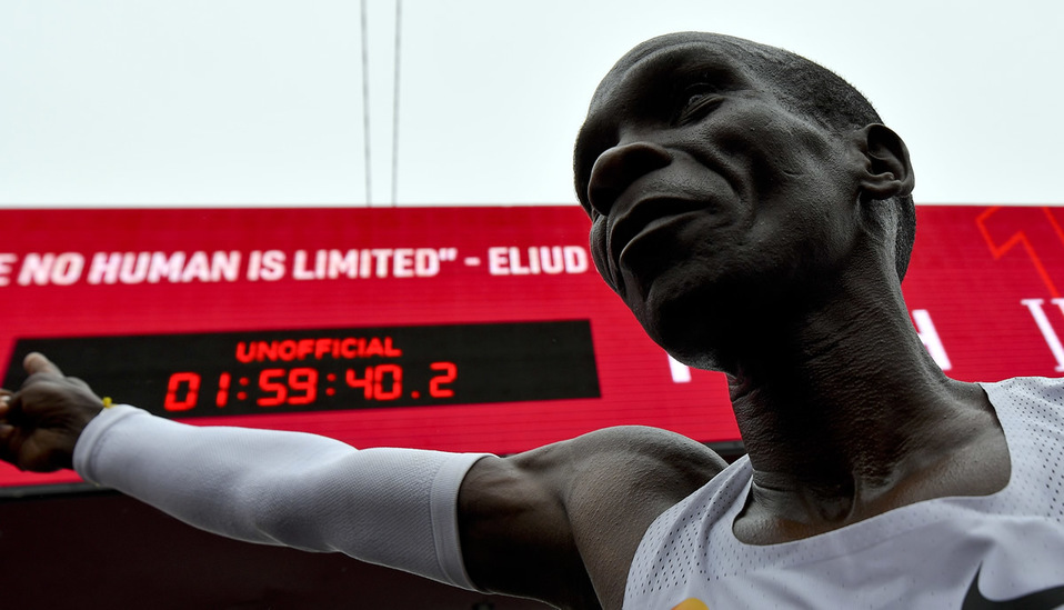 Kipchoge es amo del mundo y tiene el récord (2h 1m 39s), además es campeón olímpico.