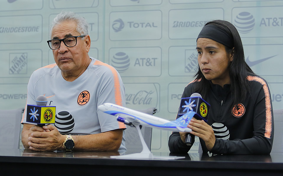 Leonardo Cuellar y Lucero Cuevas. (Foto: Imago7)