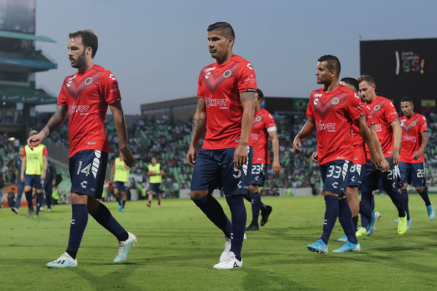 Los escualos están en el fondo de la tabla general con escasos 4 puntos. Foto: Imago7.