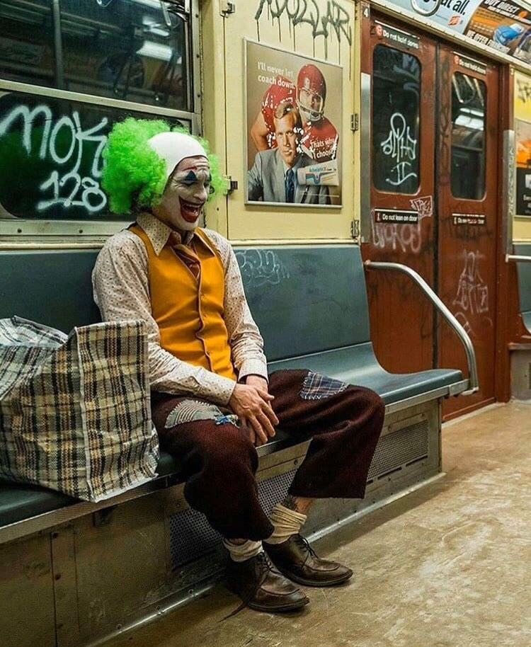 Una imagen dice más que mil palabras, por eso aquí las fotos alucinantes de Joaquin Phoenix como Joker. (Warner Bros.)