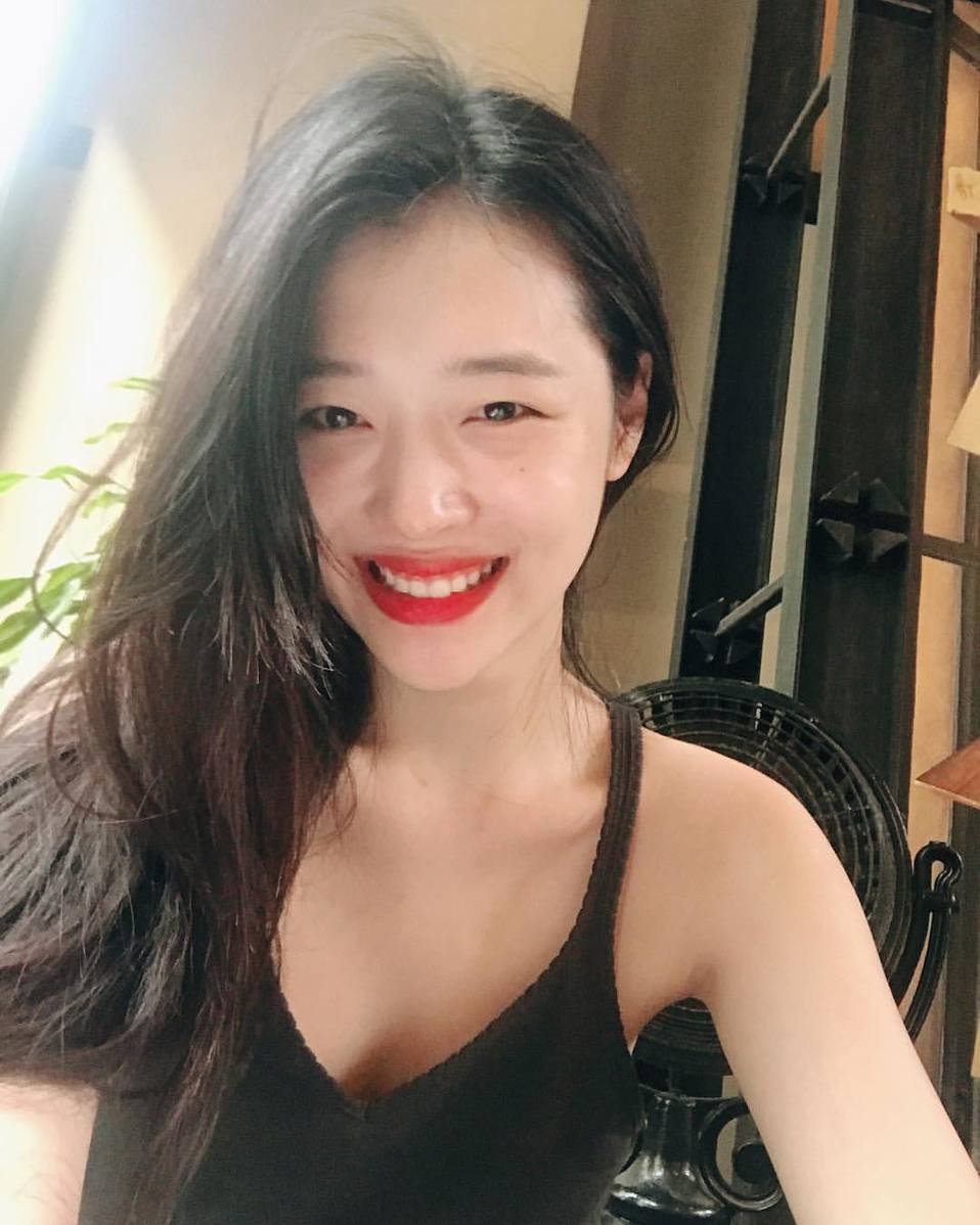 Sulli no solamente incursionó en el mundo de la música, fue una mujer multifacética.