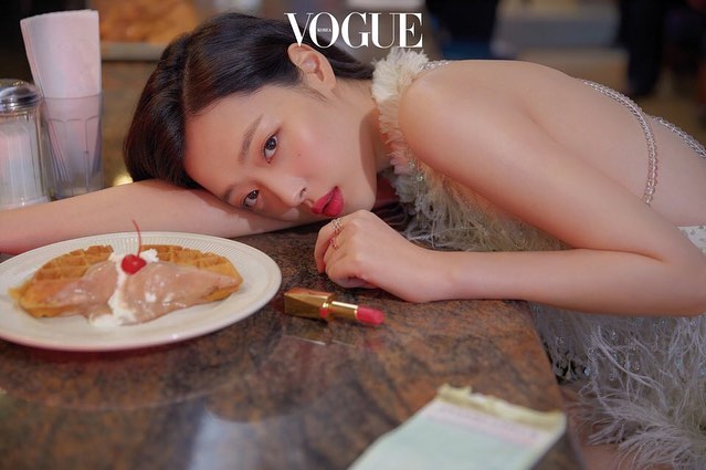 También fue portada en la revista Vogue.
