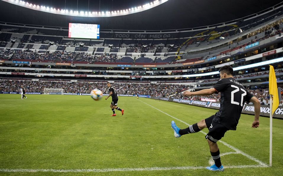 La postal del Estadio Azteca, donde hoy se erradicó el grito del '¡Eh Puto!'. (Mexsport)