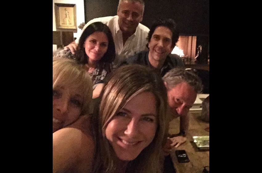 La selfie de Jennifer Aniston con  sus compañeros de Friends. Foto Instagram @jenniferaniston