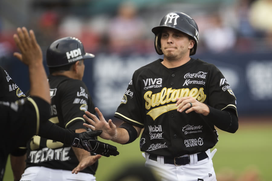 Los Sultanes de Monterrey fueron solidarios con la gente de Culiacán. Foto: Mexsport.