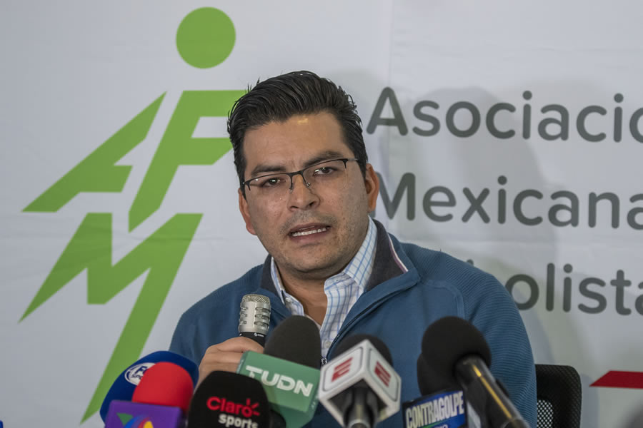 Álvaro Ortiz fijó hoy en conferencia de prensa la postura de la AMFpro. Foto: Mexsport.