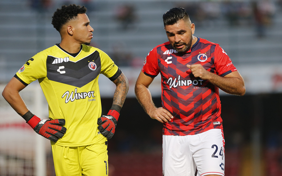 José Rivas se lamenta tras un juego con Veracruz (IMAGO7)