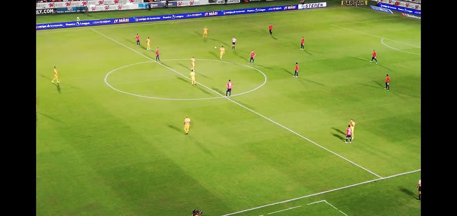 Los jugadores de Veracruz se quedaron estáticos en los primeros minutos del partido. Foto: Andrés Díaz.