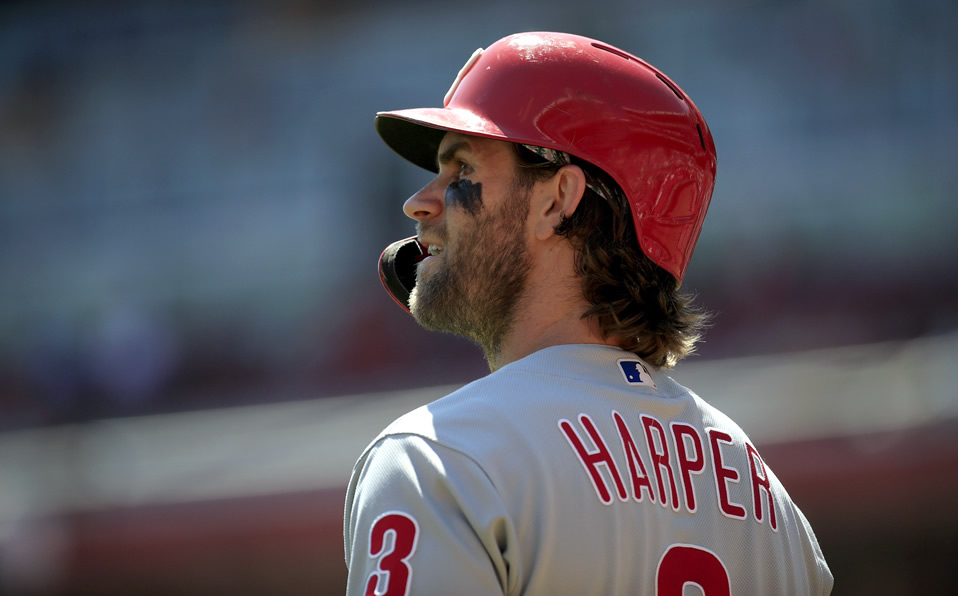 En su primer año fuera de Washington, los Nationals llegaron a la Serie Mundial sin Harper. (Foto: @MLByahoosports)