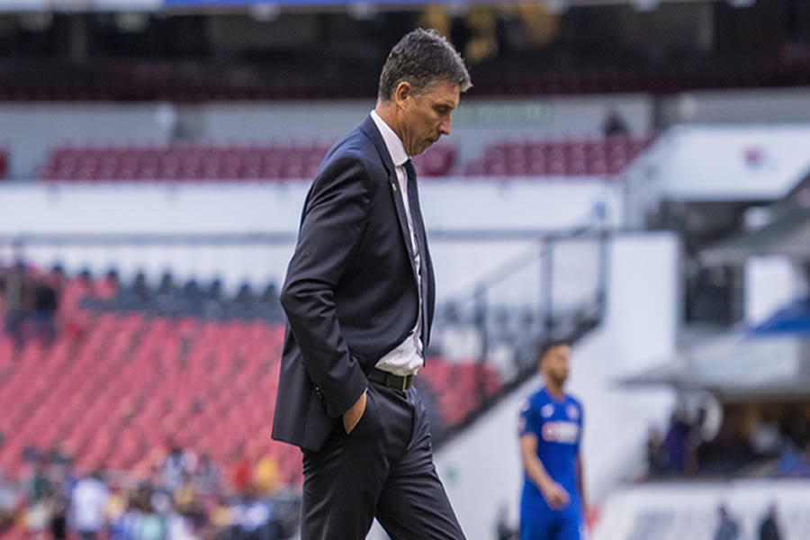 Cruz Azul se quedó con 16 puntos tras la derrota ante Morelia. Foto: Mexsport.