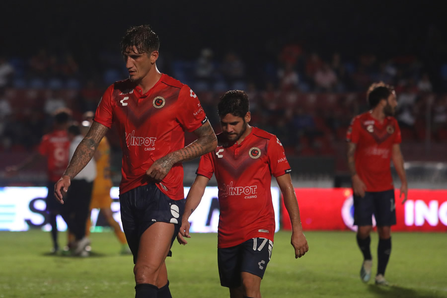 Gabriel Peñalba, entre los más golpeados. (Fotos: Mexsport e Imago 7)