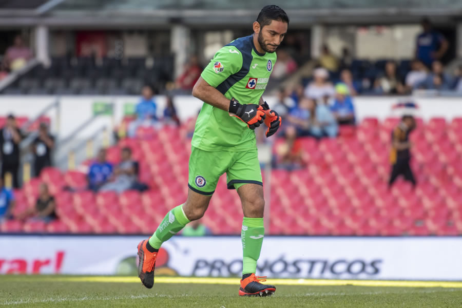 Jesús Corona disputó ante Morelia su partido 14 como titular en el presente torneo con La Máquina. Foto: Mexsport