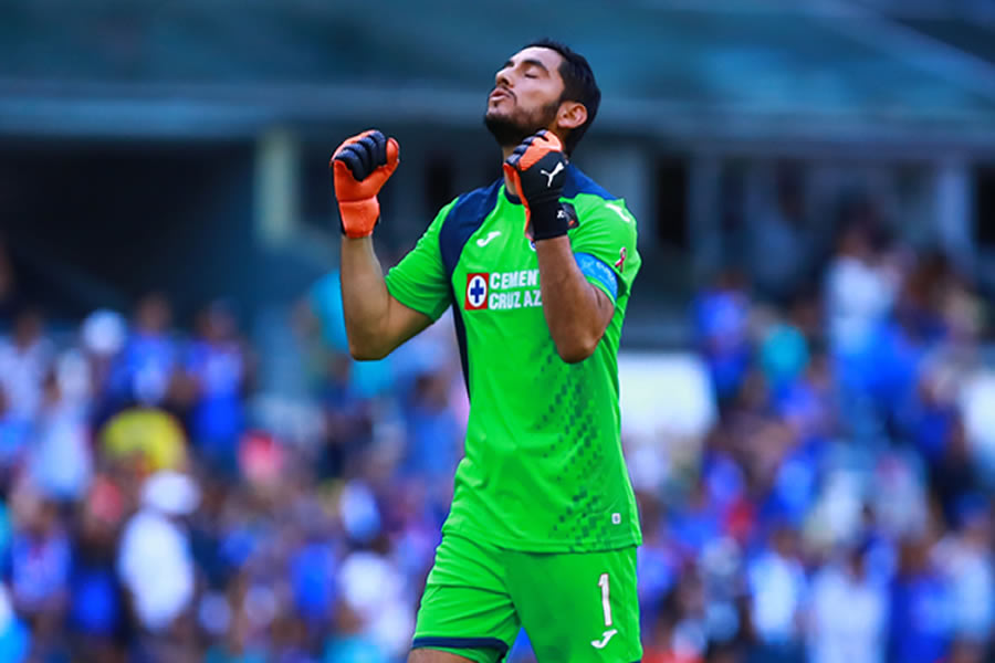 José de Jesús Corona ha recibido 19 goles con Cruz Azul en este torneo. Foto: Imago7.