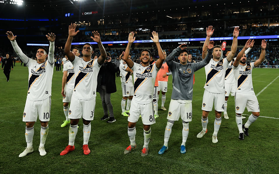 Jonathan dos Santos (@LAGalaxy)