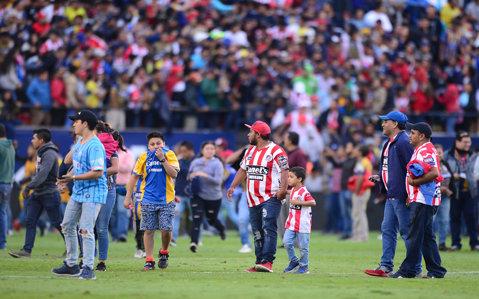 Seguidores del San Luis se concentraron en la cancha (Foto: MEXSPORT)
