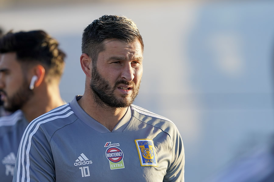 Gignac habría sufrido un golpe ante Veracruz. (Foto: Imago 7)