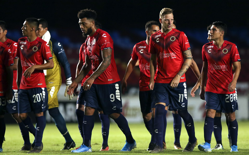 Después de mucho, los jugadores se decidieron a presentar sus controversias.