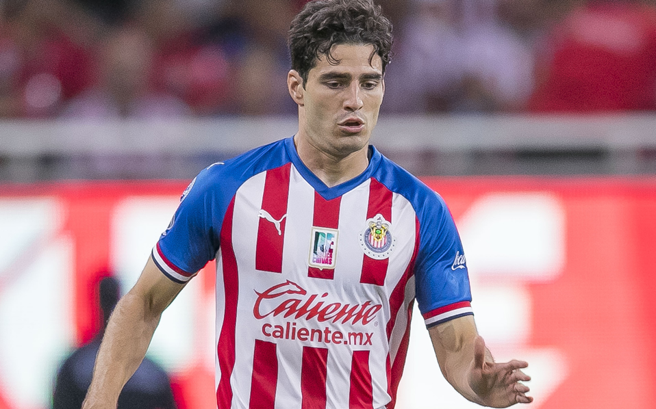 El Pollo está suspendido tras la entrada que le propinó a Dos Santos en el Clásico Nacional. (Foto: Mexsport)