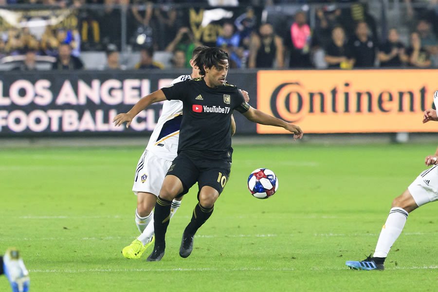 El mexicano hizo su anotación 35 en la temporada con Los Angeles FC. Foto: Mexsport.