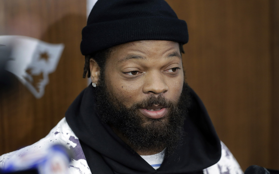 Michael Bennett buscará resurgir en Dallas (AP)