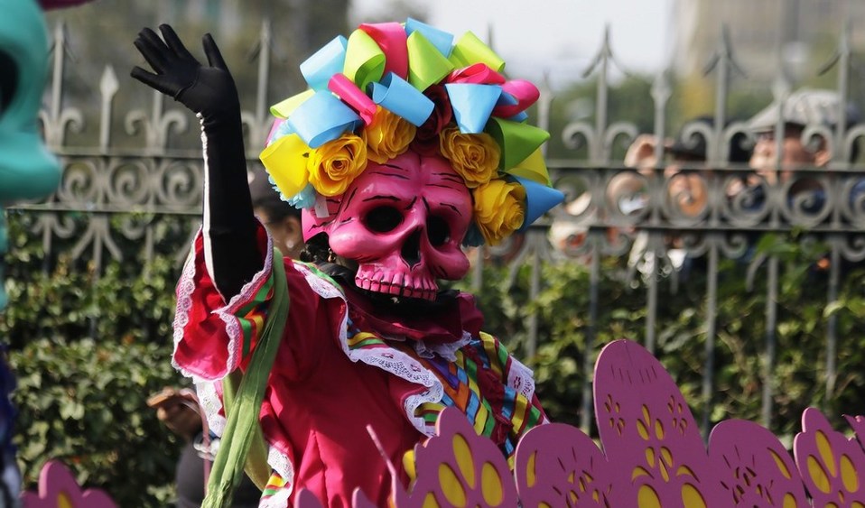 El Desfile Internacional de Día de Muertos será uno de los eventos que provocarán cierres viales este fin de semana en la CDMX. (Imagen: Web)
