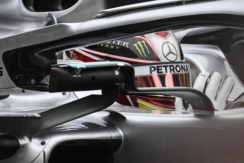 Detalle del casco de Lewis Hamilton. Foto: AFP