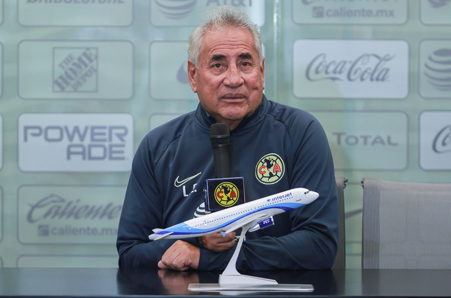 Leonardo Cuéllar dio sus argumentos en la conferencia. (Foto: Imago 7)