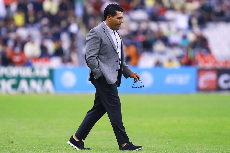 Álvaro Galindo estuvo en el banquillo por la suspensión del Piojo. (Foto: Imago 7)