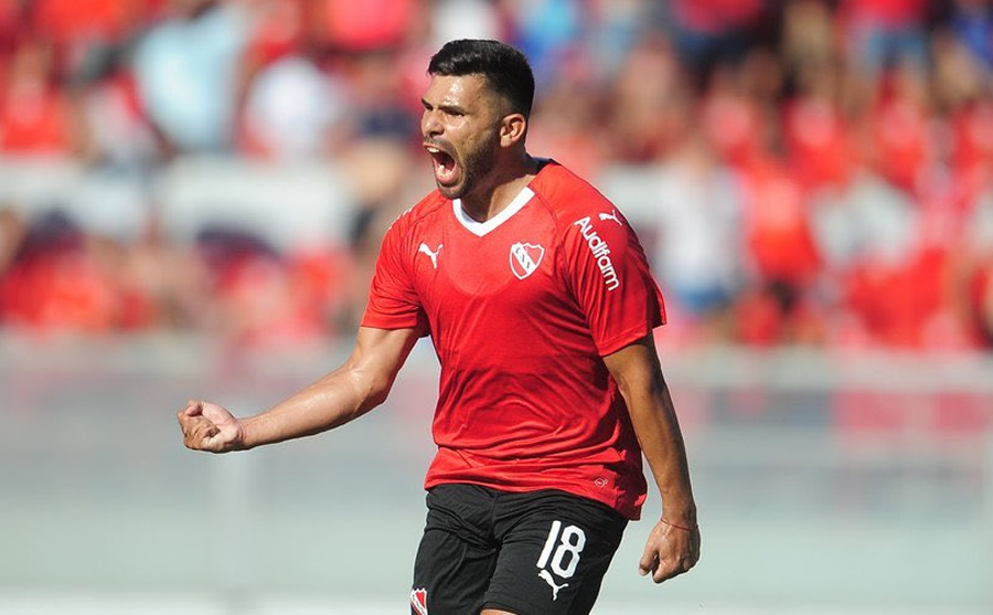 El exdelantero de América, ahora en Independiente estalló en reclamos hacia Néstor Pitana (FOTO: Twitter)