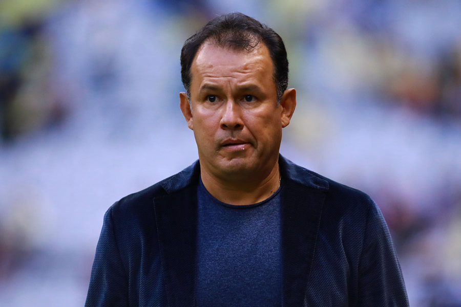 Juan Reynoso diseñó un buen partido, pero les faltó fortuna. (Foto: Imago 7)
