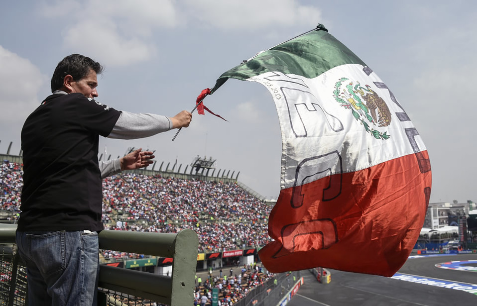 F1: Impresionante y emotivo himno nacional en el Gran Premio de México