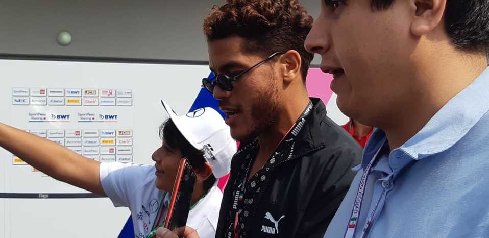 Jona se paseó por las instalaciones del Autódromo Hermanos Rodríguez. (Foto: Ana Laura García)