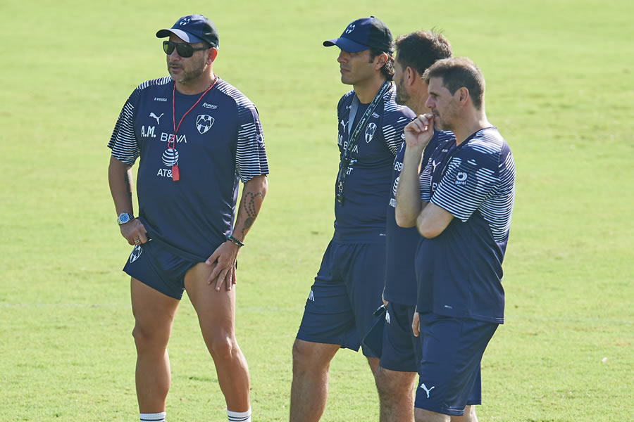 El Turco no pudo sacar el triunfo en su debut este torneo con Rayados en la Liga MX. FOTO: Mexsport