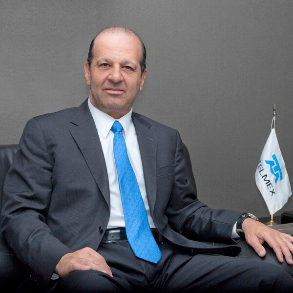 HÉCTOR SLIM SEADE: Integrante del Patronato del Club y Director General de Teléfonos de México. Un hombre de negocios y también cercano a Arturo Elías