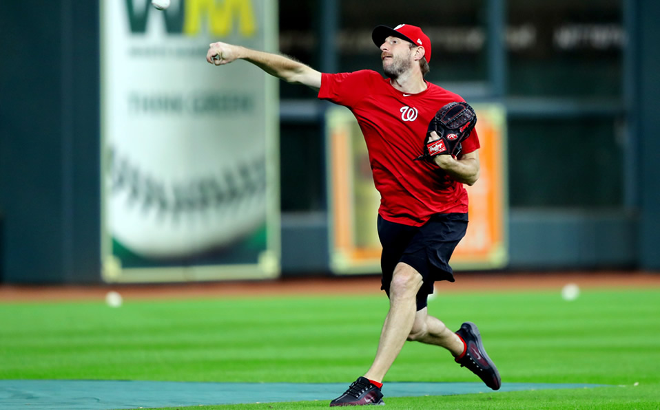 Los Nationals podrían contar con el tres veces ganador del Premio Cy Young para el Juego 7. (Foto: @MLB)