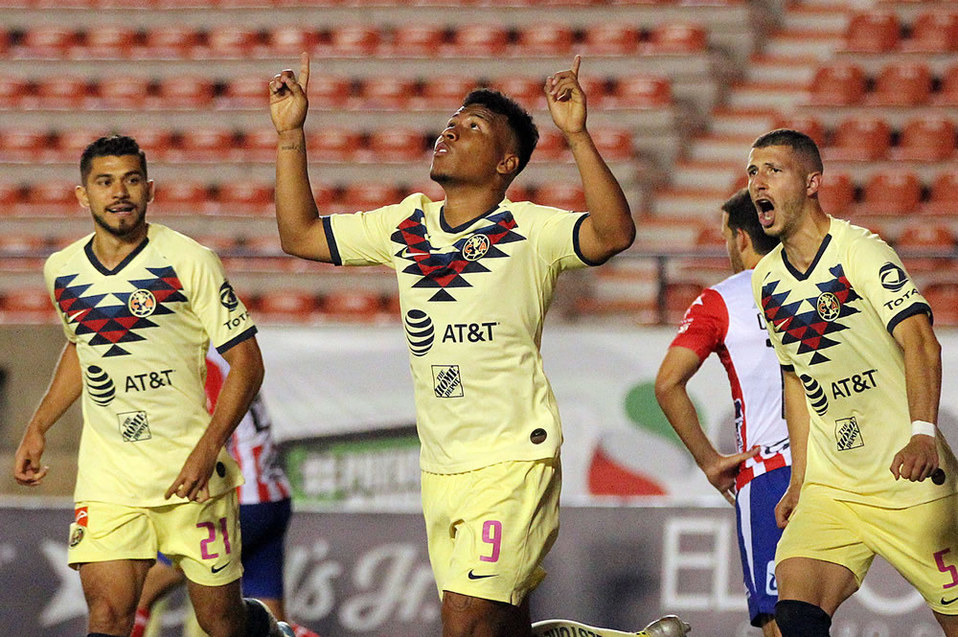 Sin el calor de la afición, así se llevó el partido. (Imago 7)