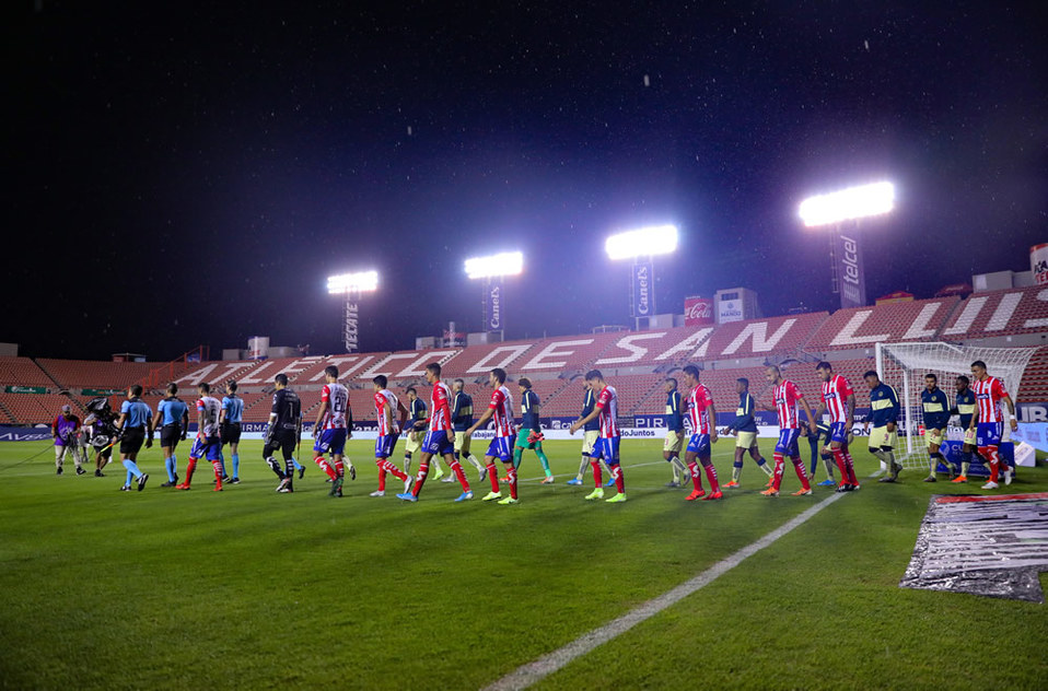 Sin el calor de la afición, así se llevó el partido. (Imago 7)